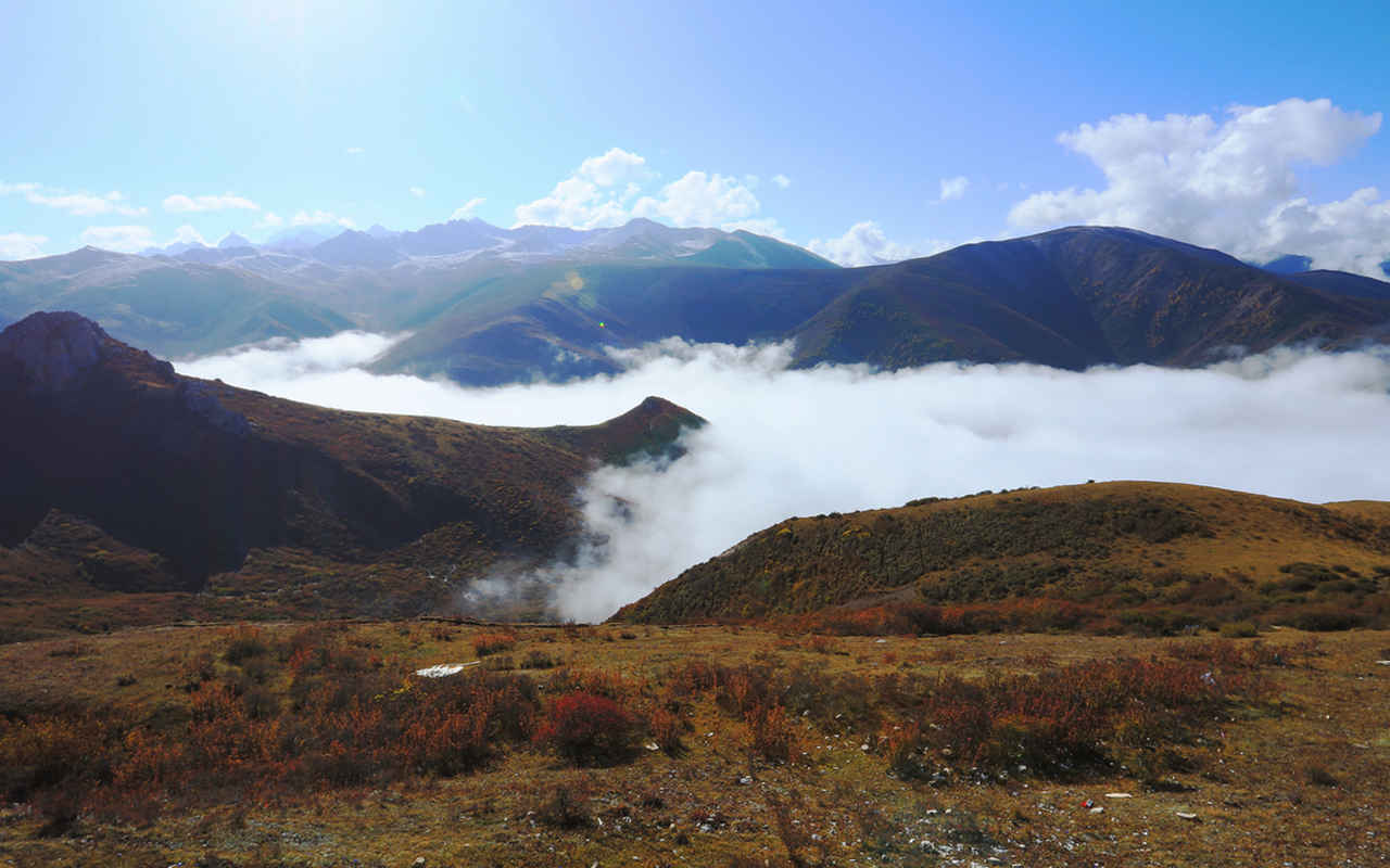 碧空云海桌面壁纸