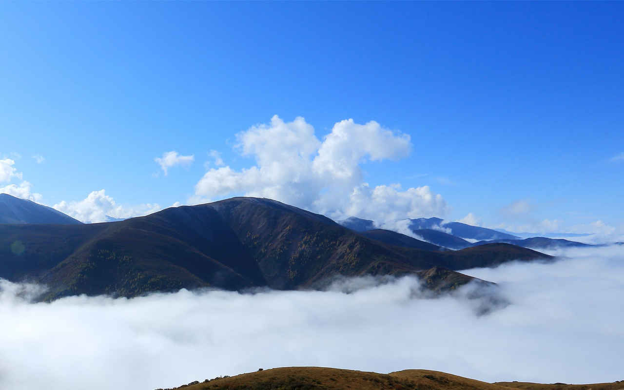 碧空云海桌面壁纸