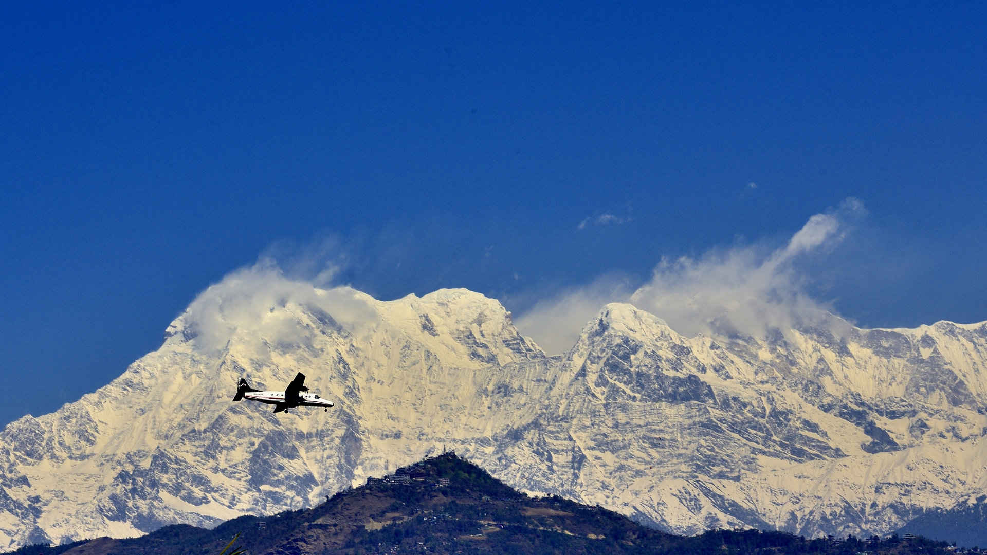 尼泊尔雪山风景壁纸图片-